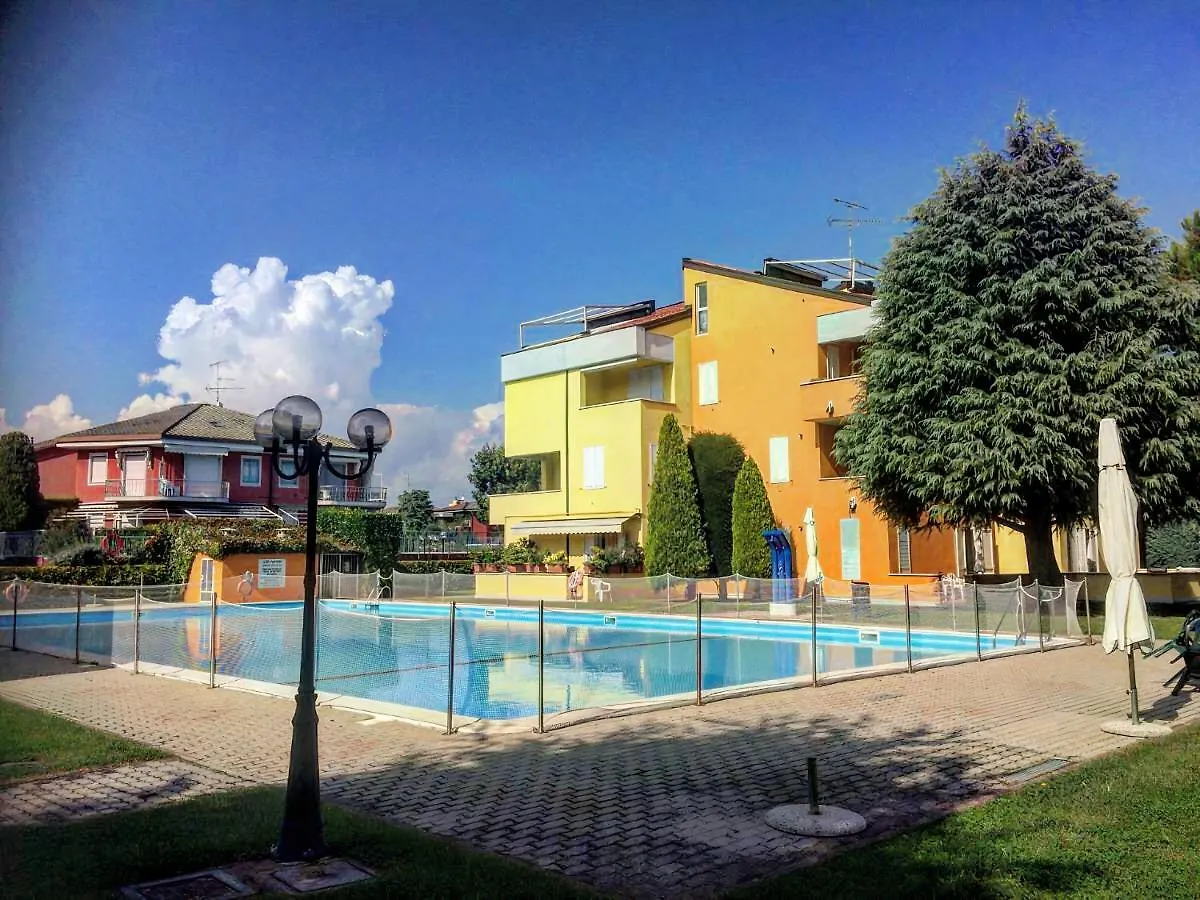 Apt 1 Garden Ville Sirmione contacts