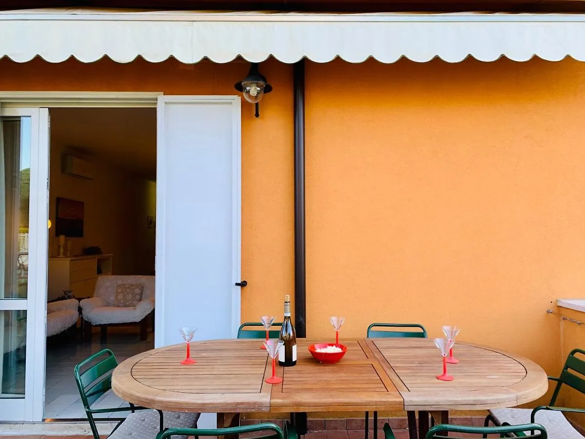 Apt 1 Garden Ville Sirmione 0*,