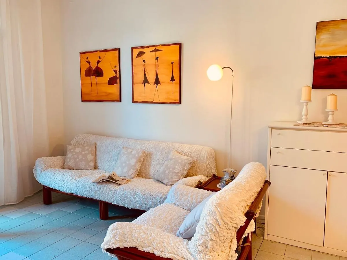 Apt 1 Garden Ville Sirmione 0*,  Italy